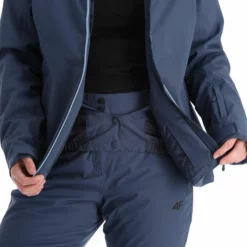 4F, Kudn001 Ski-jas Dames Denim Blauw -XUEFENG EXTREME OUTFIT 4f kudn001 aa jas gevoerd dames denim blauw 224fxxx101v3 BI 11