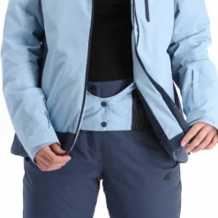 4F, Kudn002 Ski-jas Dames Light Blauw -XUEFENG EXTREME OUTFIT 4f kudn002 aa jas gevoerd dames light blauw 224fxxx102v3 BI 12